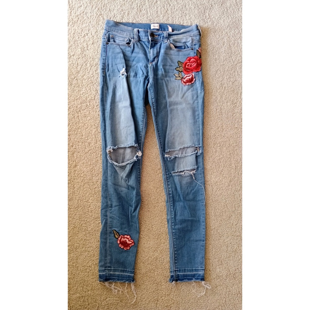 Sneak Peek Rose Embroidered Distressed Mid Rise Skinny Jeans Light Wash Size 5